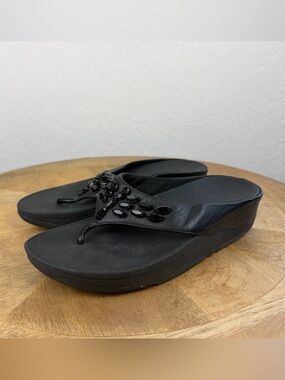 •FITFLOP• Black Thong Sandals Jeweled Size 7